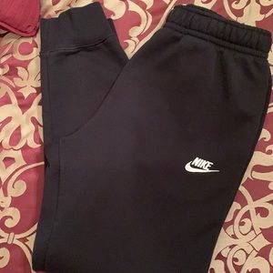 Mens Nike Sweatpants. New without tags. Perfect condition never worn.